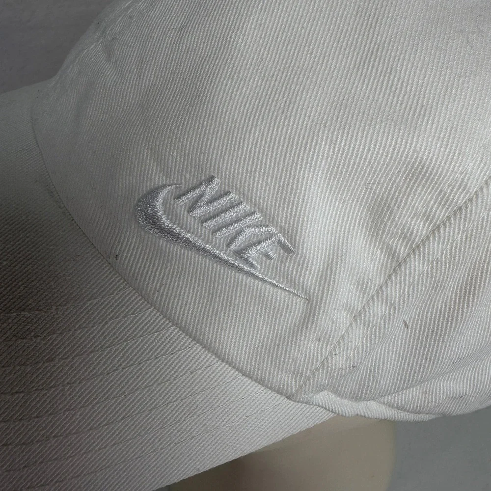 Nike Baseball Cap Hat Heritage86 White Embroidered Swoosh AO8662-100 Dad Hat